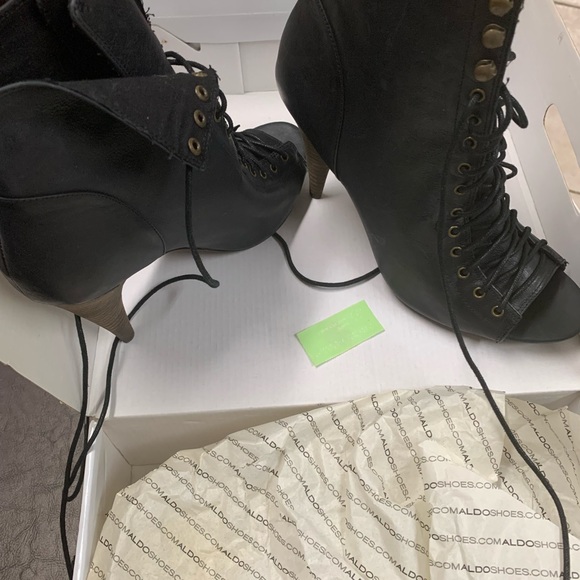 Black open toe Booties - Picture 3 of 4